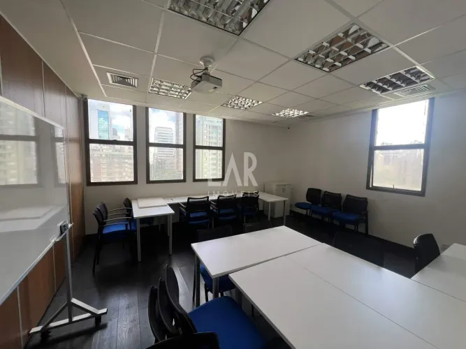 Sala com 120m² Mobiliada para locação no bairro Savassi BH/MG