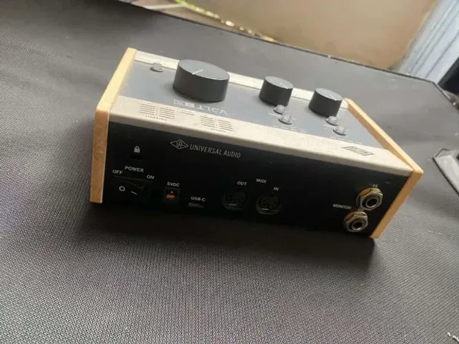 Placa de Som Universal Audio Volt 276