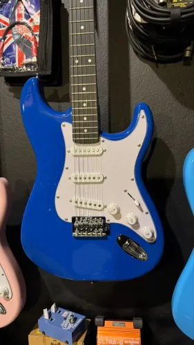 Guitarra azul escuro GT172 Stratocaster Marquês Poseidon