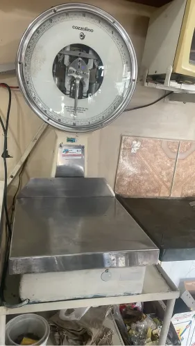 Balança Cozzolino antiga