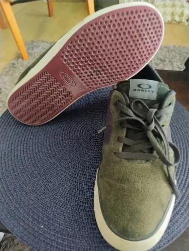 Tênis Oakley Original Masc. 40 - Verde Oliva  -  ótimo estado
