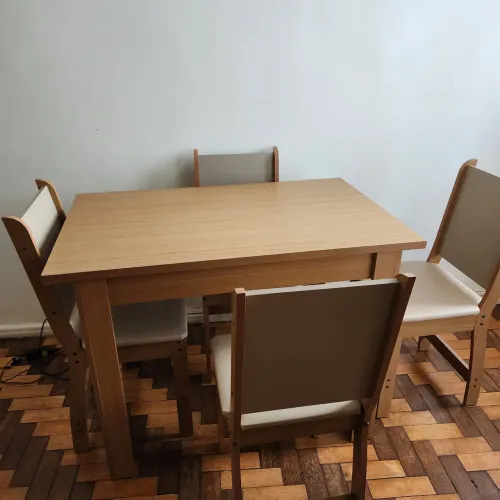 Mesa 4 cadeiras