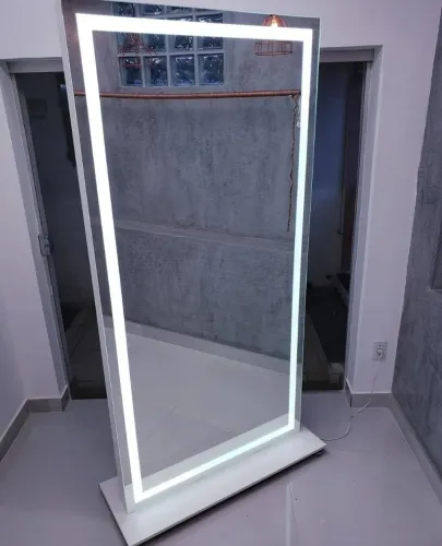 Espelho Front Led Com Rodízio | A 1.80 M X L 80 CM
