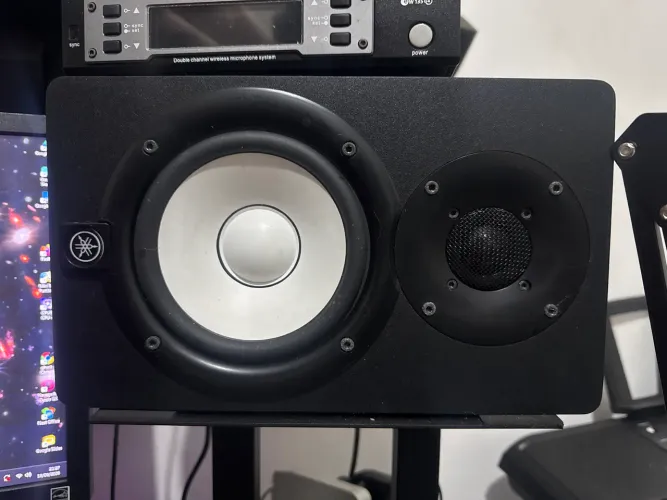 Par Yamaha hs5