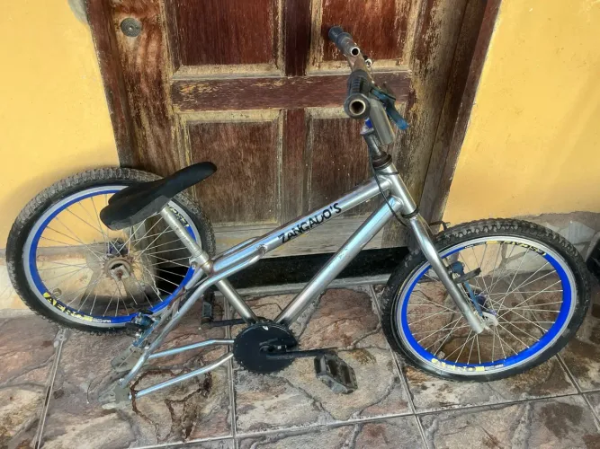 Vende-se bicicleta BMW cromada