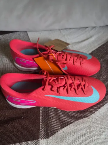 Chuteira futsal Nike mercurial