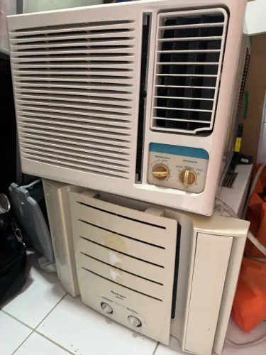 Vendo 2 aparelhos Ar Condicionado.