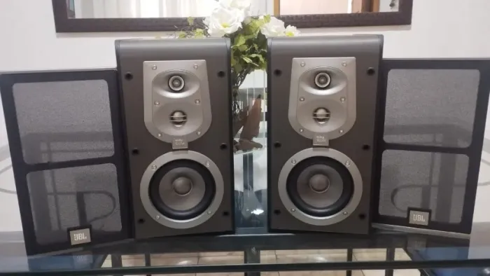 Caixas JBL ES20 - Bookshelf Hi-Fi - 8 Ohms - Ótimo Estado.