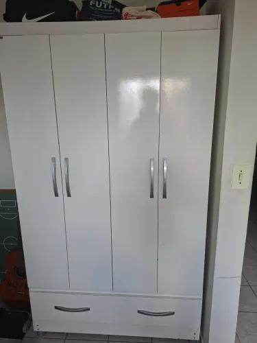 Guarda roupa usado para DESAPEGAR