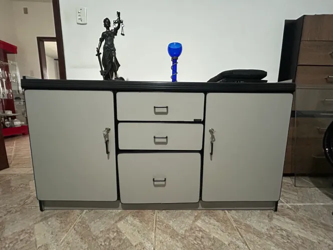 Armário para escritório com gavetas, com chave