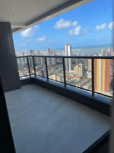 Brisamar. Andar alto com vista mar. 2 quartos sendo 1 suíte