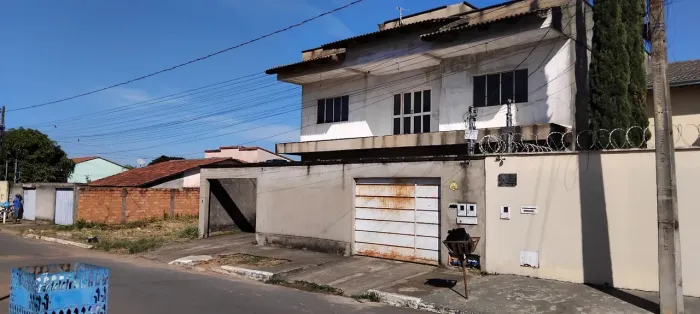 Sobrado com Barracão nos fundos