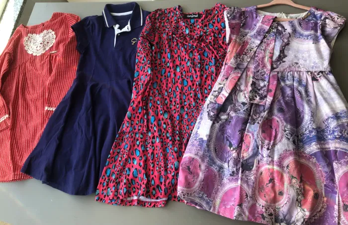 4 vestidos infantis com preço de 1- Tamanho 8 - 1 Lilica Ripilica 2 animê, 1 Milon 