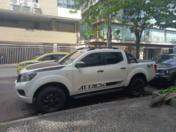 Nissan Frontier Attac.cd 4X4 2.3 Bi-TB Die. AUT 2020