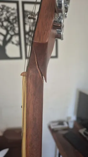 Guitarra, violao quebrado, com defeito "Kômpro" 