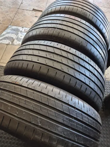 4 pneus 205/55/17 Goodyear meia vida não reaberto (800 em 3× no ct
