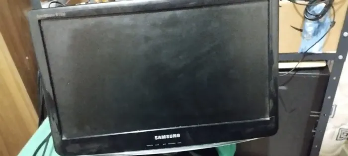 Monitor Samsung SyncMaster B1930 - Liga e desliga (Backlight queimado)