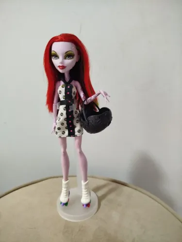 Operetta monster high