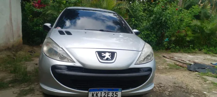 Peugeot 207 Sedan Passion XR 1.4 Flex 8V 4P 2010