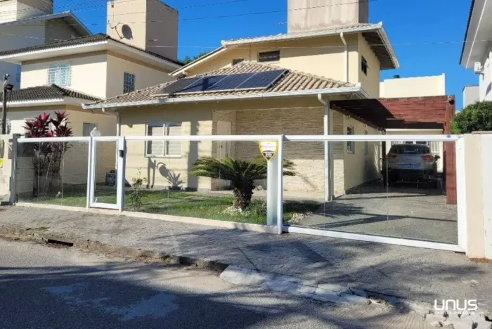 Casa de 5 dormitórios sendo 1 suíte na Pedra Branca
