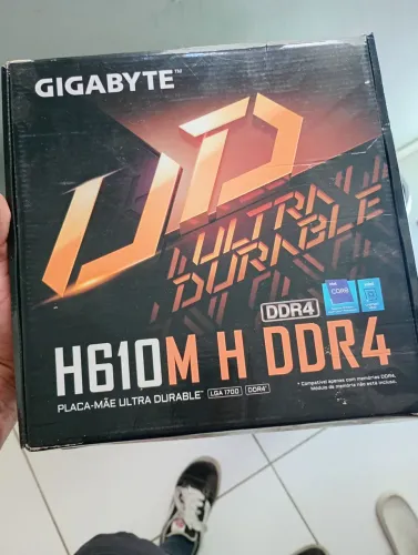 Vendo placa de vídeo e mesa gamer/escrivania