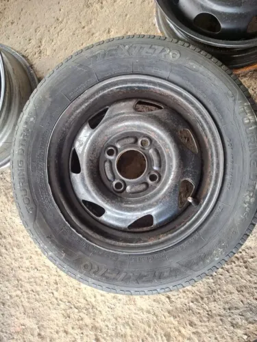 Estepe Ford aro 13 completo roda e pneu 