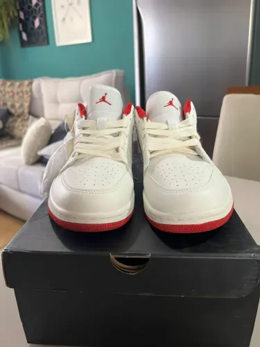 Air Jordan 1 Low (AJ1)