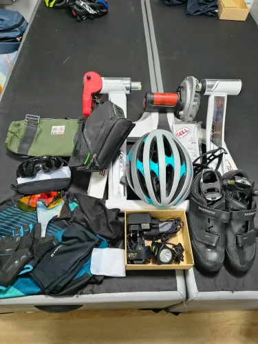 Rolo de treino + Capacete road Bell  + Pedal Shimano + Sapatilha speed<br>Ou: