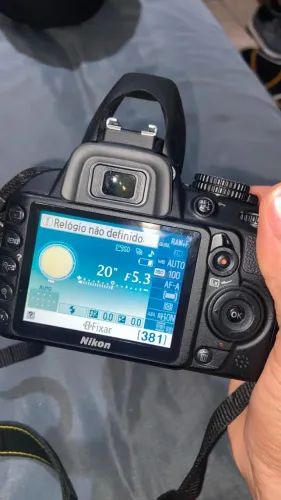 Nikon D3100 + Lente 18-55mm VR + Acessórios - Excelente Estado