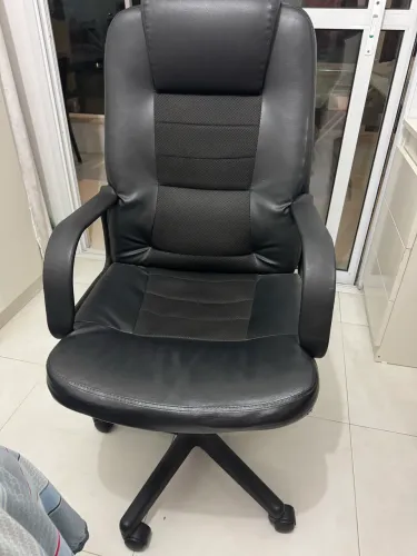 Cadeira Executiva Presidente Crx Giratória Preta Ho38886