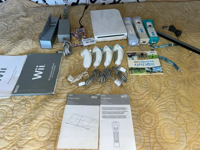 Nintendo Wii Desbloqueado + HD com Jogos + HDMI + 3 Controles( R$850 com a balance board)