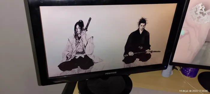 Vendo monitor VGA 22 polegadas , vai com cabo e um adaptador HDMI para VGA .
