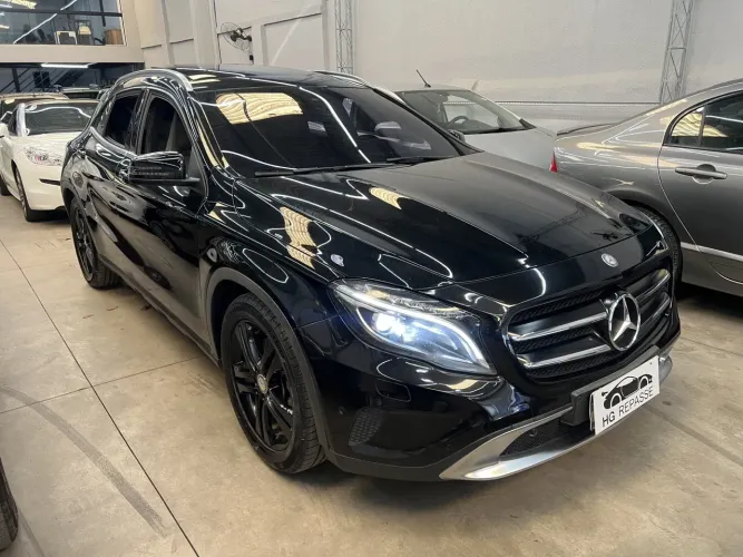 Mercedes-Benz GLA 250 Vision 2.0 TB 16V 211cv Aut. 2015