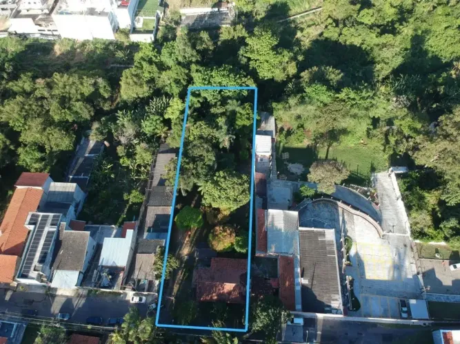 Imóvel para venda possui 1394 metros quadrados em Rio Comprido - São José dos Campos - SP