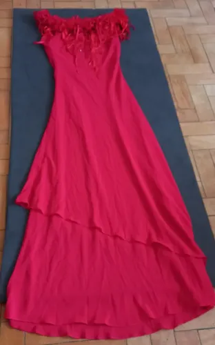 3 vestidos semi novos