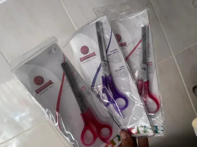 Tesoura Debastar para cabelo   mundial 