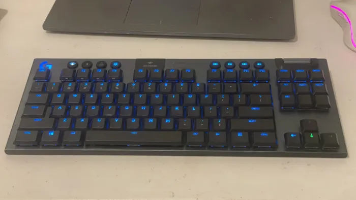 Logitech G915 