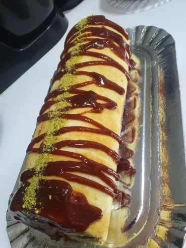 Deliciosos bolos e torta.