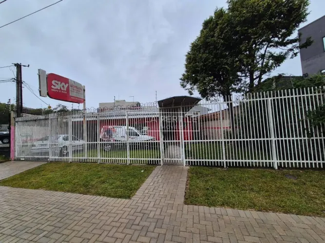 Casa com 3 Quartos, 173.5M², à Venda por R$ 880.000,00 - Água Verde, Curitiba (Pr)