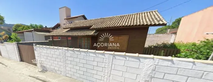 Casa para Locação no Rio Tavares com 2 Dormitórios e Garagem Coberta