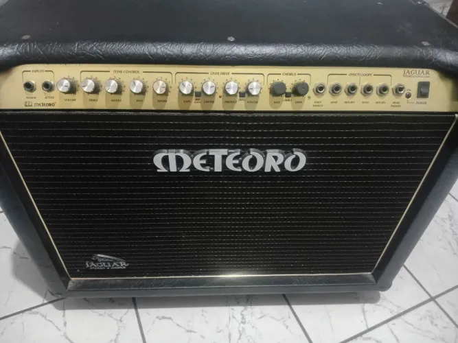 Amplificador meteoro 200wts