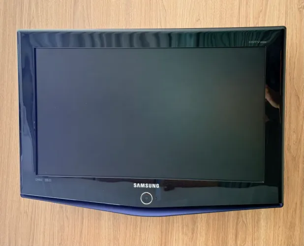 TV Samsung 26 Polegadas + TV Box