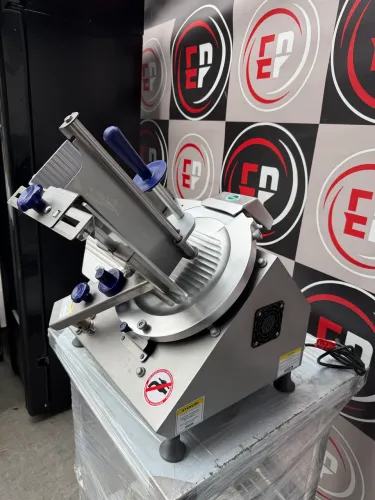 VENDO UM CORTADOR DE FRIOS GURAL AUTOMÁTICO SEMI NOVO