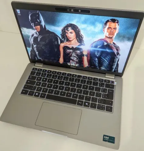 Notebook Dell Latitude i5-135U VPro 16GB DDR5 (Tela de 14) (21 Dias de Uso)