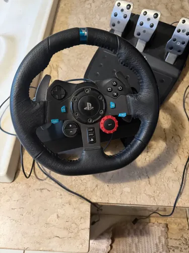 Volante g29 e pedal para jogos