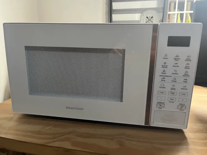 Micro-ondas Brastemp 32L Branco (Para Técnicos / Retirada de Peças)