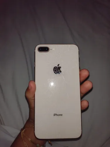 IPHONE 8 