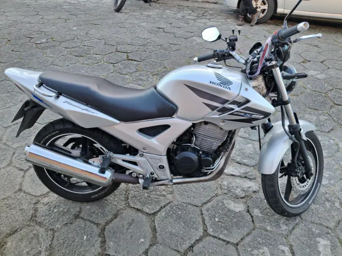 VENDO TWISTER 250CC RARIDADE.