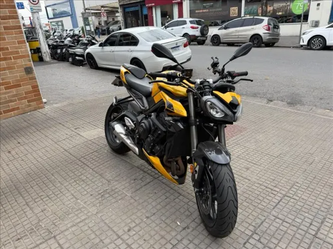 Triumph Street Triple 765 rs