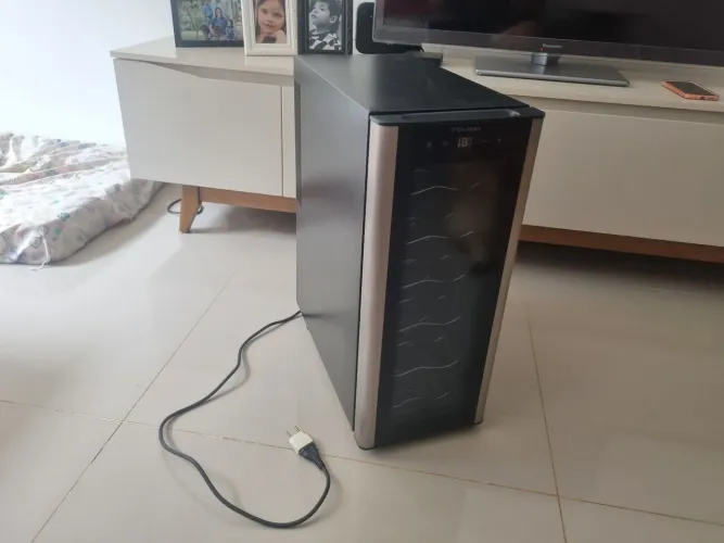 Adega climatizada Eletrolux